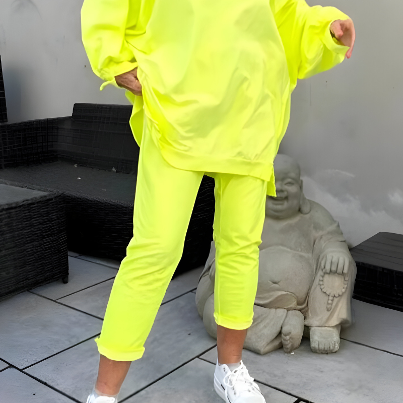 Leonor - Elegancia y Comodidad en un Conjunto de Lounge