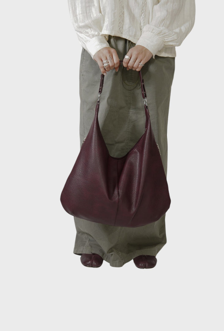 Rafaela – Elegante y Amplio Bolso Cruzado para Portátiles