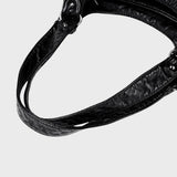 Carolina – Elegante bolso vegano con detalle en forma de corazón