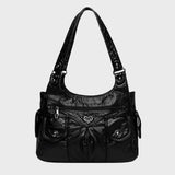 Carolina – Elegante bolso vegano con detalle en forma de corazón