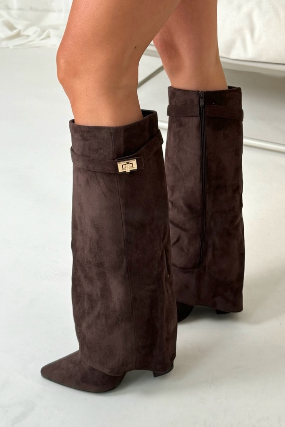 Adriana – Elegantes botas altas con tacón cuadrado