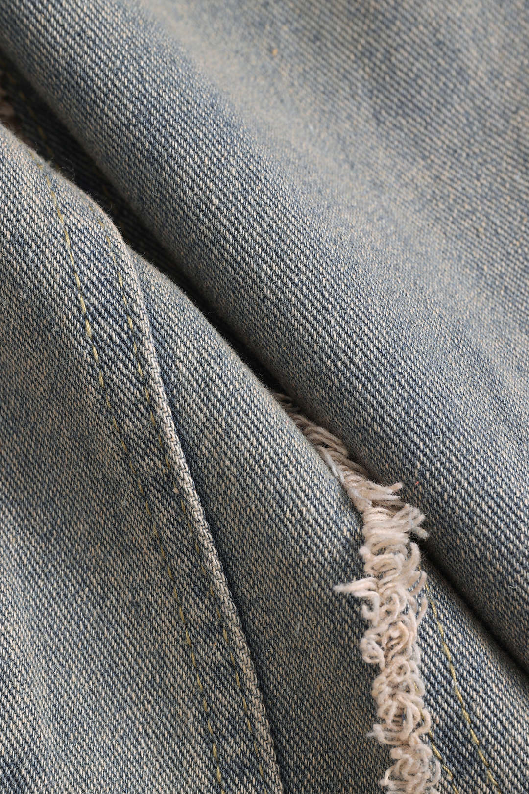 Filipa – Jeans Rectos con Acabado Desgastado