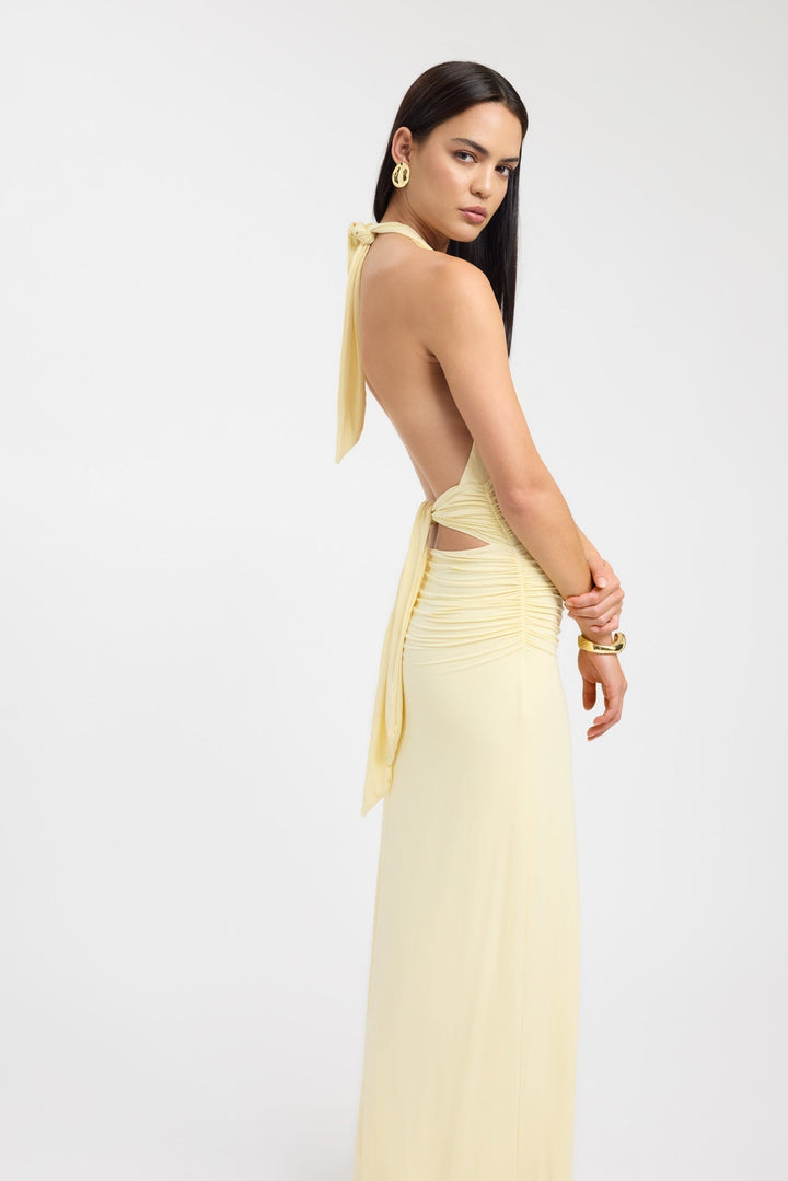 Lara – Elegante vestido maxi con profundo escote en V