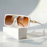 Sombreros de Sol con Cadena de Cuervo