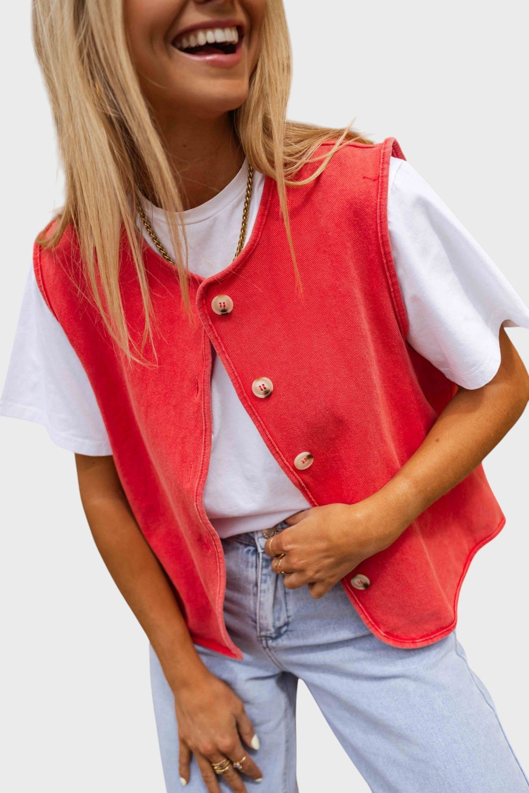 Aurora – Elegante chaleco de verano en vibrante rojo