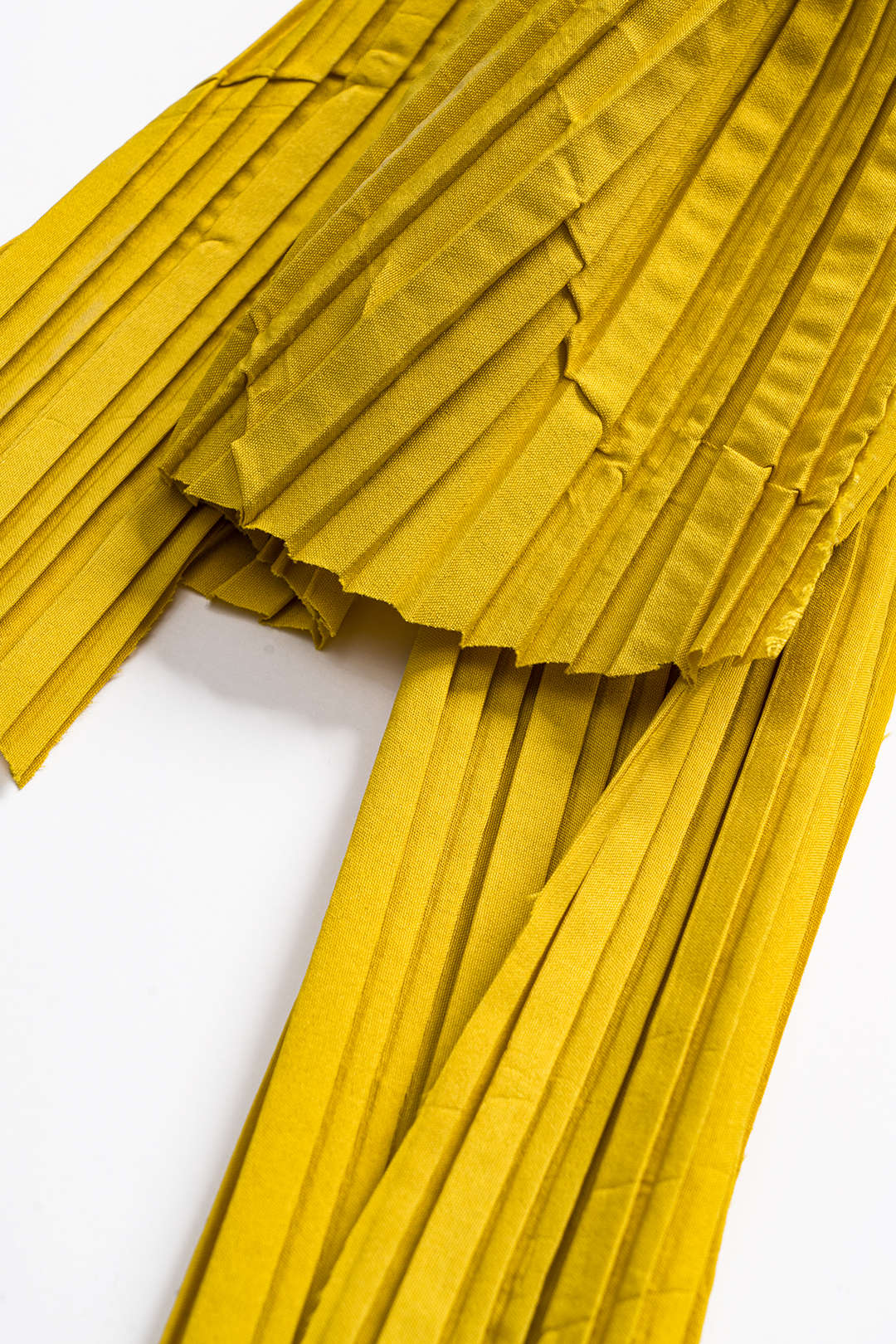 Kris – Vestido corto de diseño asimétrico