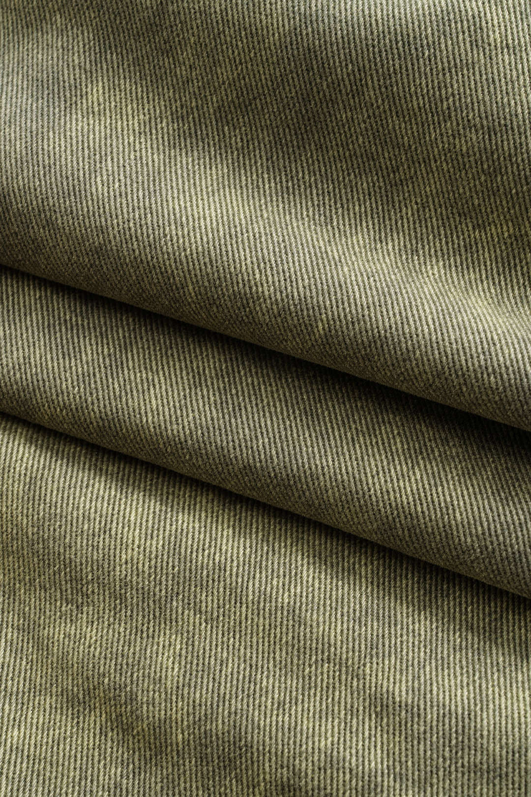 Glorie – Pantalones Amplios con Acabado Desgastado