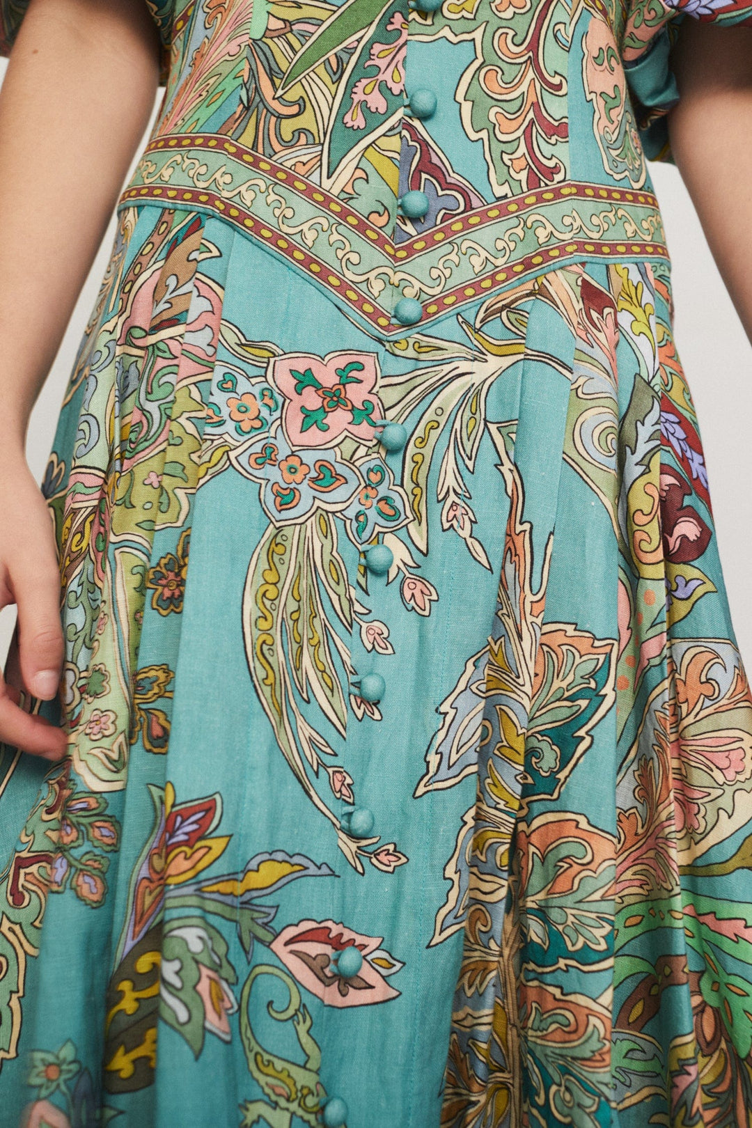 Solána – Vestido Maxi Elegante de Tejido Ligero