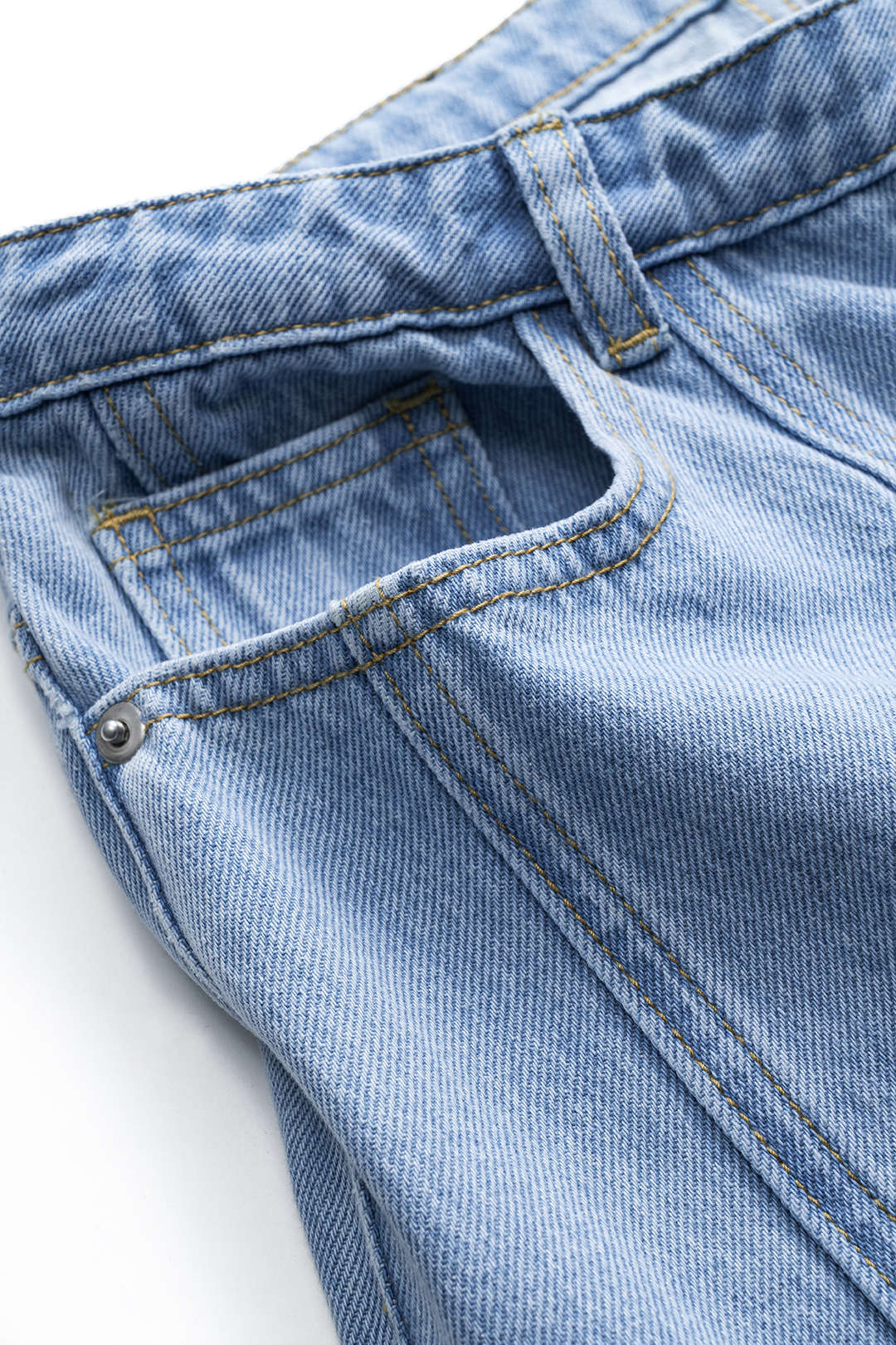 Eduarda – Jeans de corte relajado con bolsillo