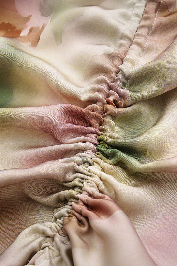 Bonnie – Vestido corto sin mangas con diseño tie-dye