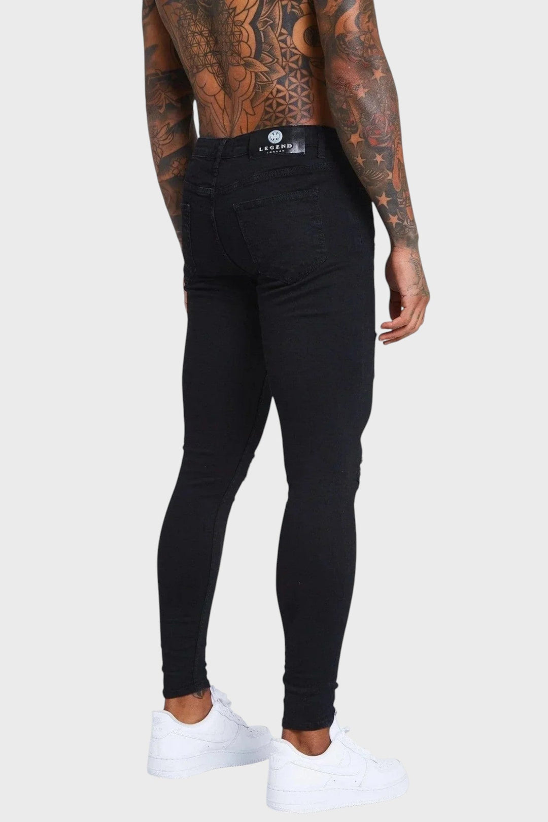 Hugo – Pantalones Negros con Acabados Desgastados