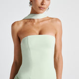 Imani – Vestido largo sin mangas con cintura asimétrica